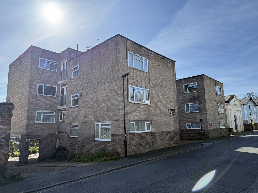 Lot: 139 - PURPOSE-BUILT TOWN CENTRE FLAT WITH PARKING - View from Grange Rd